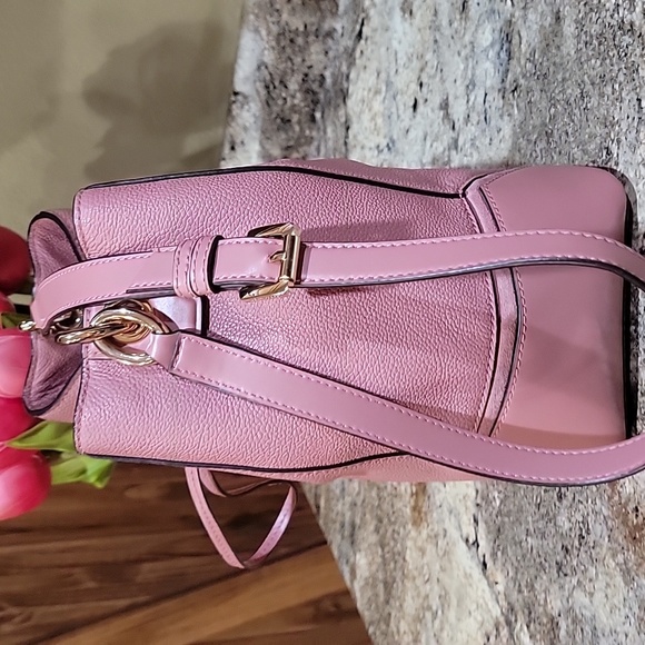 MICHAEL KORS EUC NICOLE LARGE LEATHER BUCKET BAG - Picture 4 of 9